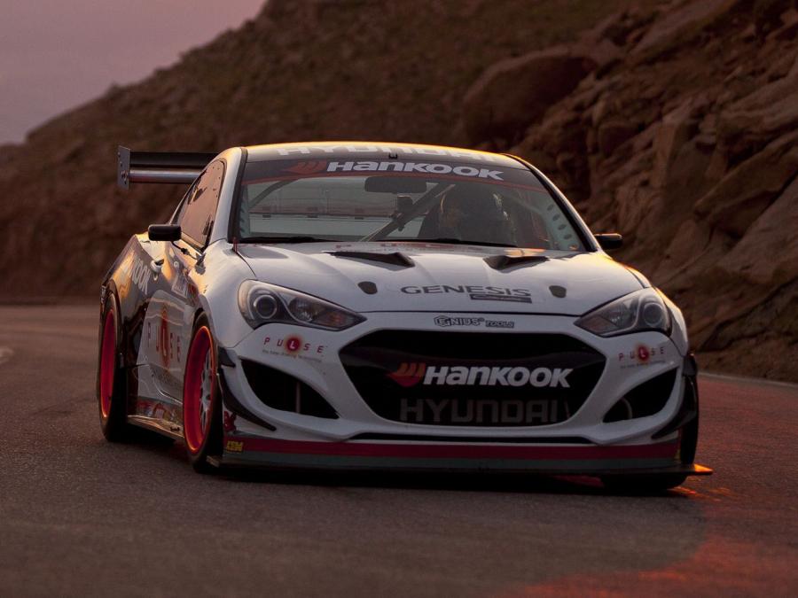  Hyundai Genesis Coupe Pikes Peak by RMR 2012 года  (фото 8 из 13)